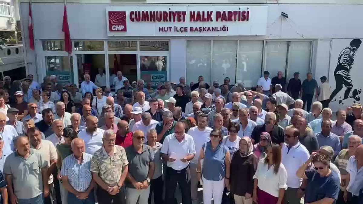 CHP Mut ve Silifke İlçe Yönetimleri toplu olarak YENİ Parti'ye geçti