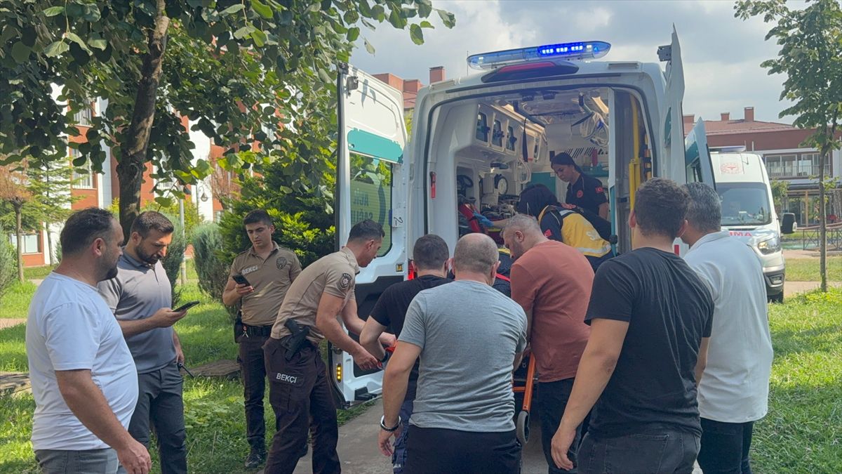 Düzce'de Havuza Düşen Çocuk ve Babaanne Kurtarıldı