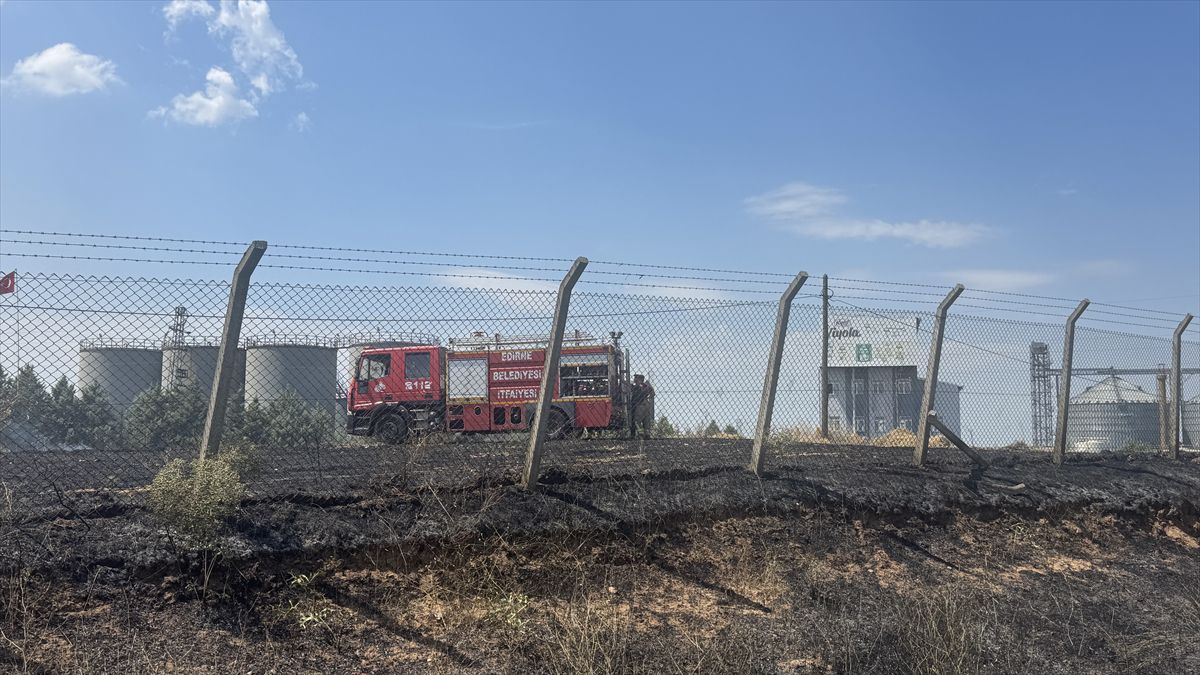 Edirne'de Otluk Yangını Kontrol Altına Alındı