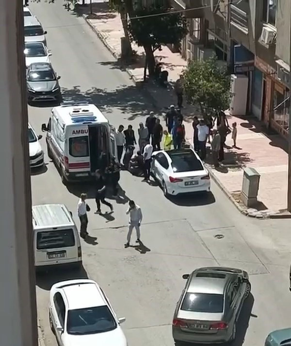 Elazığ'da Kadına Otomobil Çarptı