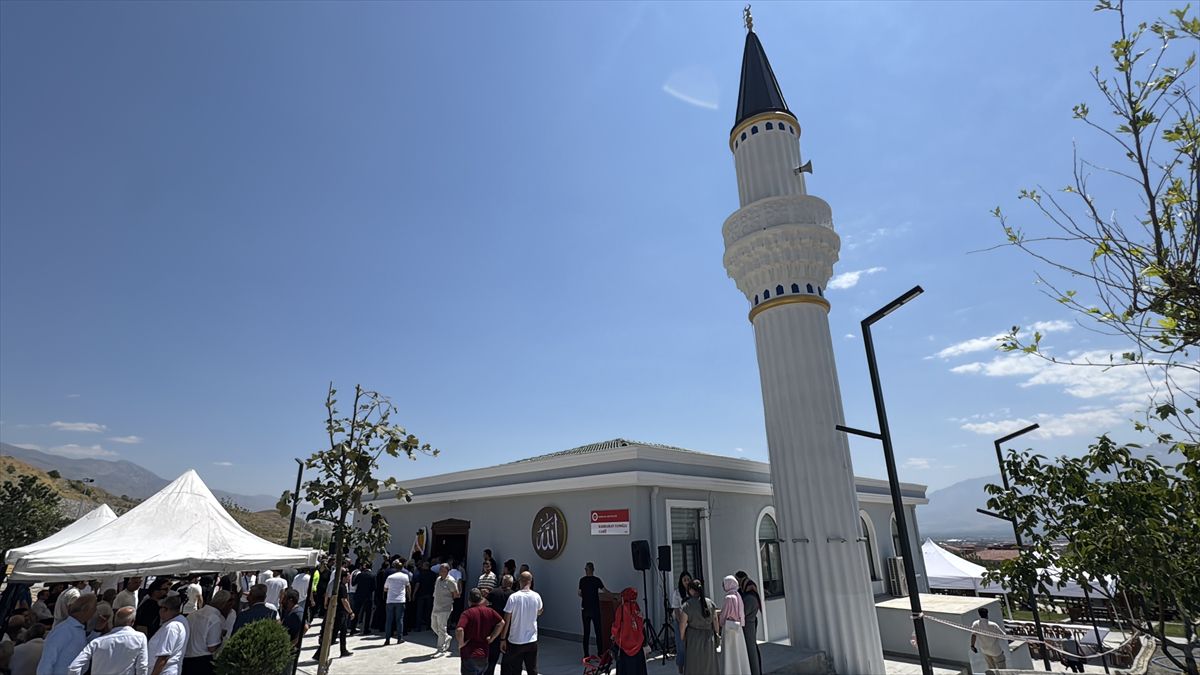 Tanoğlu’ndan babası anısına cami