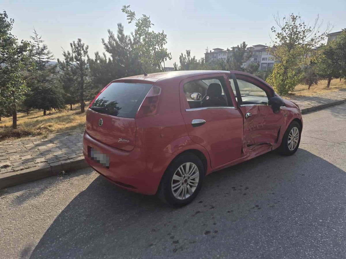 Eskişehir'de Taksi-Otomobil Çarpıştı: 6 Yaralı