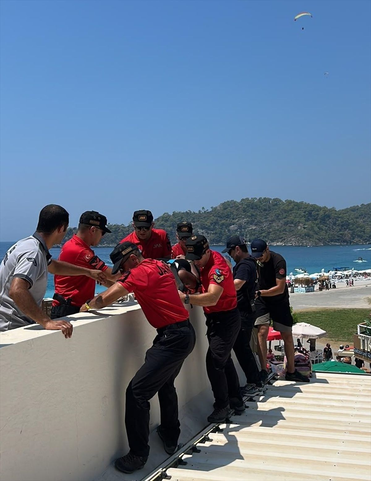 Fethiye'de yamaç paraşütü kazası: 2 yaralı