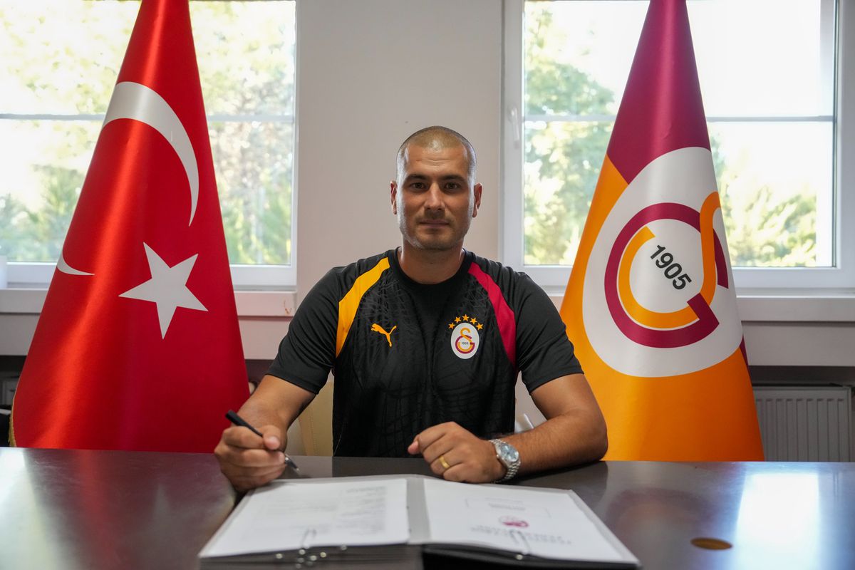 Galatasaray'da Eren Derdiyok U17 Takımının Başına Geçti