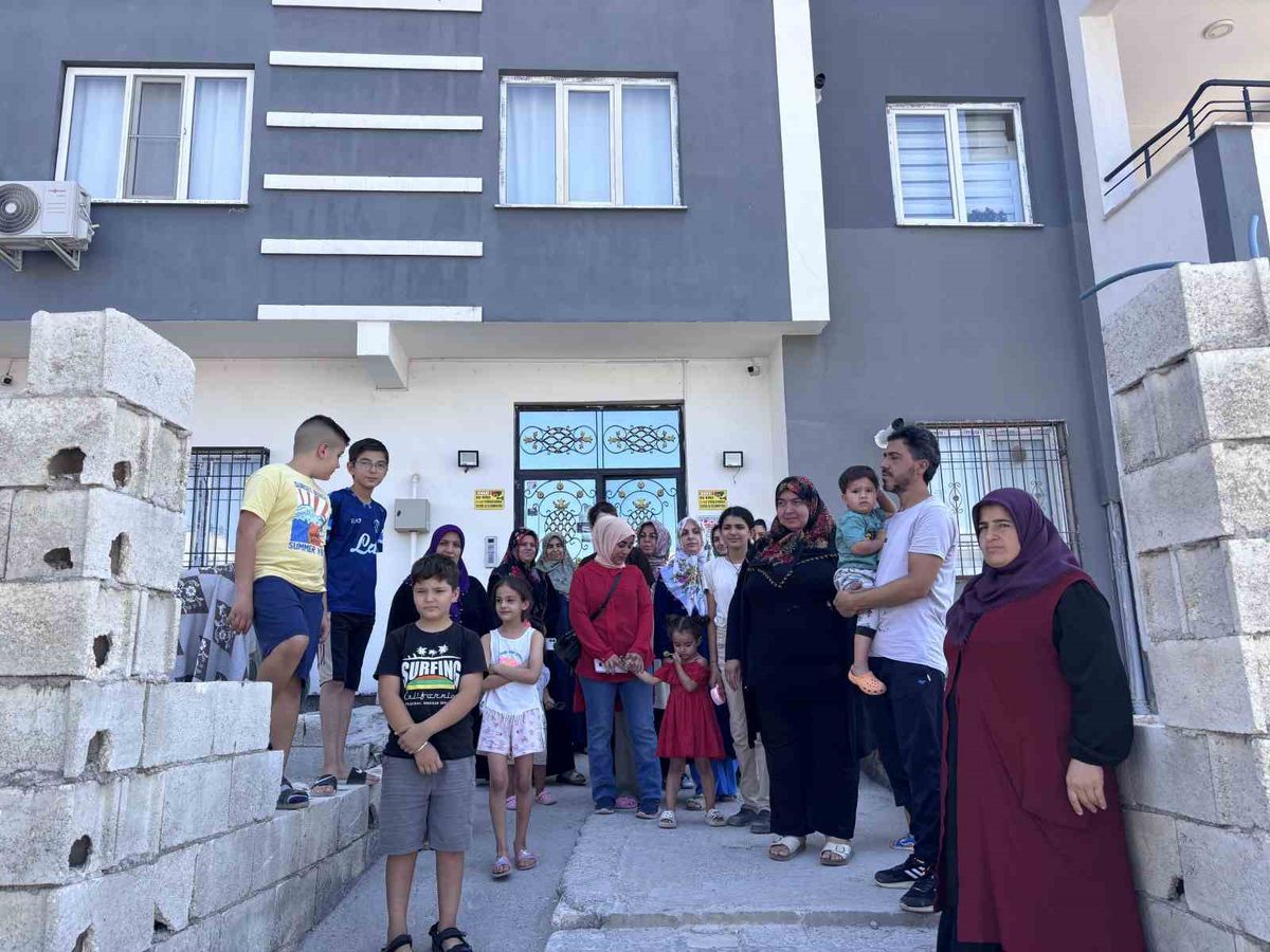 Gaziantep'te 16 Katlı Binada Mağduriyet: 3 Yıldır Şantiye Elektriği ile Yaşıyorlar