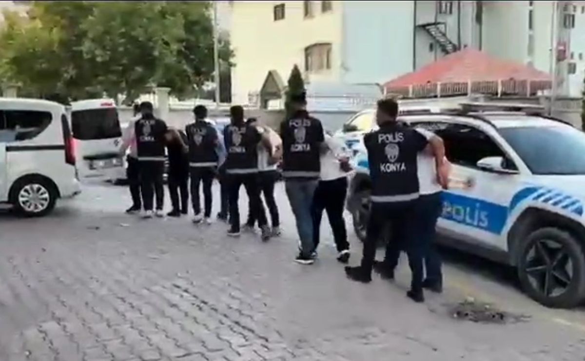 Konya'da kamyonet soygunu: 450 bin TL ve altın çalan 5 şüpheli yakalandı