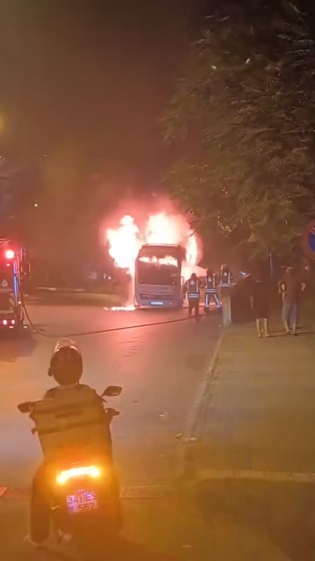 Kartal’da Park Halindeki Minibüste Yangın