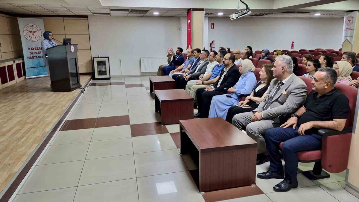 Kayseri Devlet Hastanesi'nde Risk Yönetimi Değerlendirme Toplantısı Yapıldı