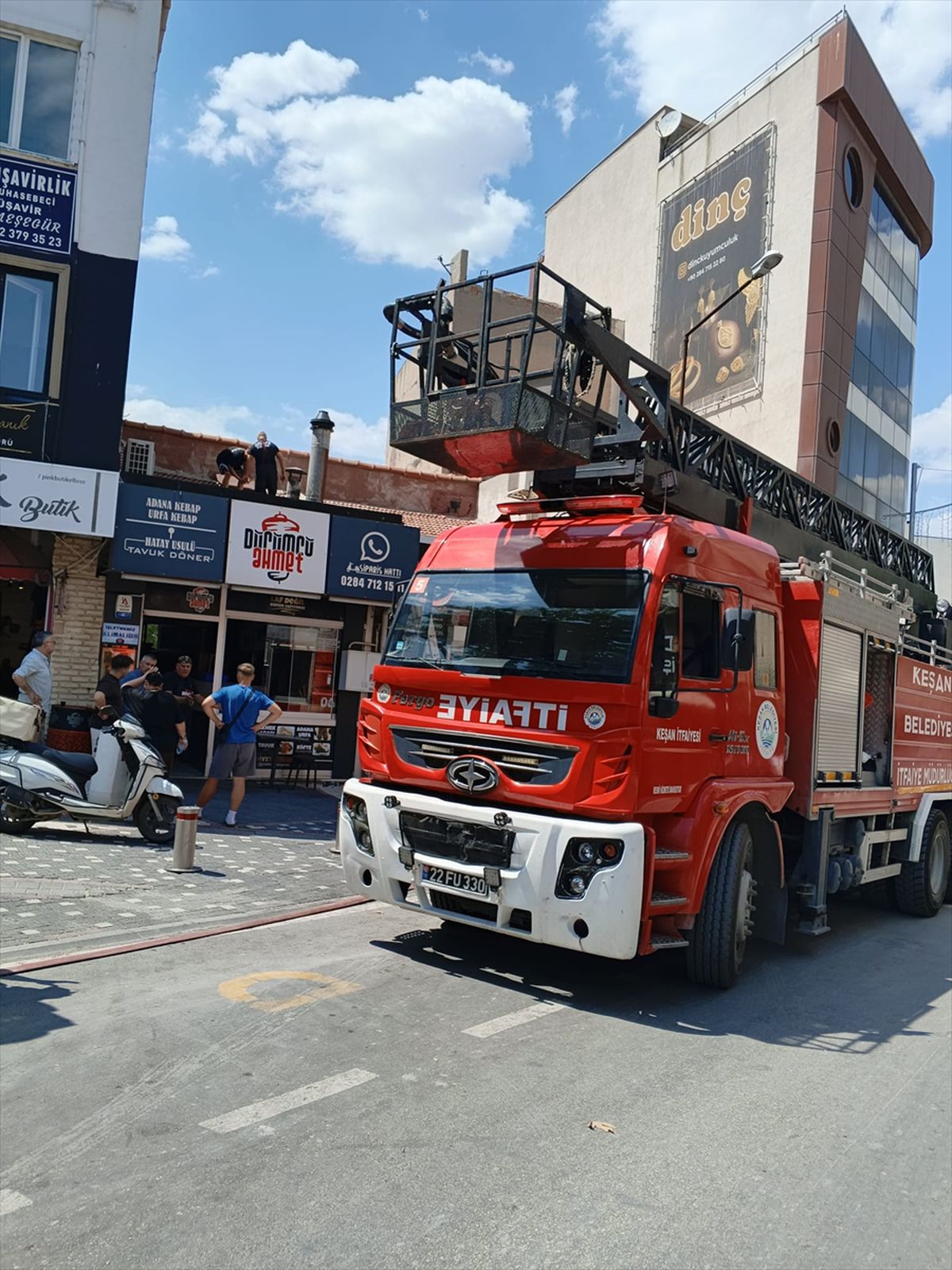 Keşan'da Dönerci Bacasında Yangın Paniği