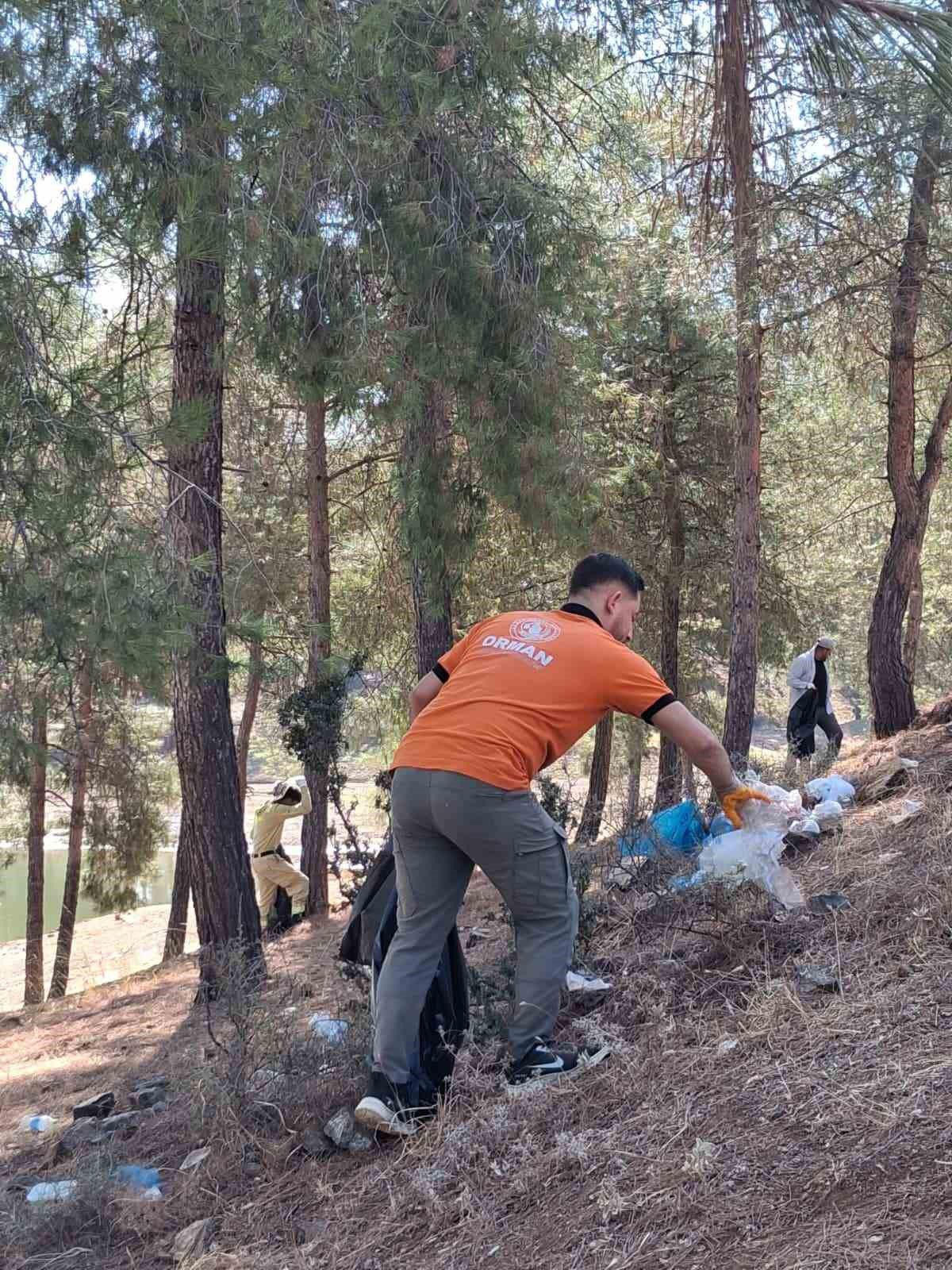 Kilis'te Tahtaköprü Barajı çevresindeki kirliliğe ekipler anında müdahale etti