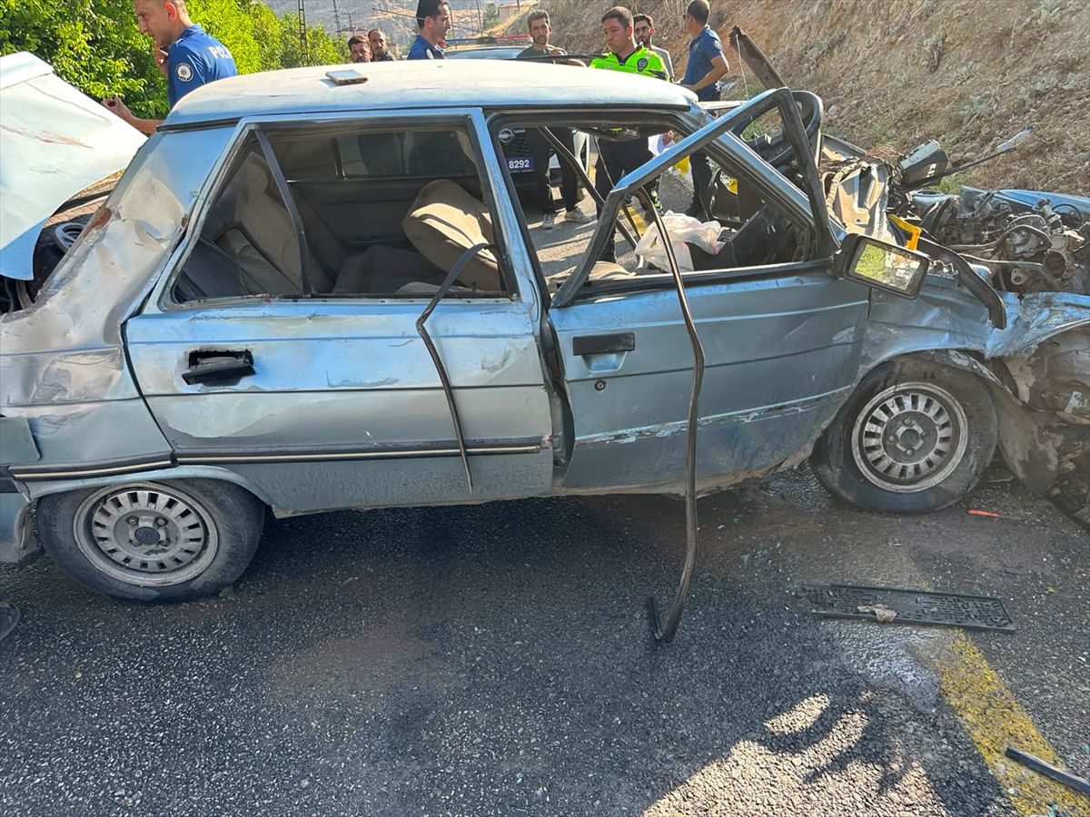 Savur'da otomobil-beton mikseri çarpıştı: 1 ağır yaralı