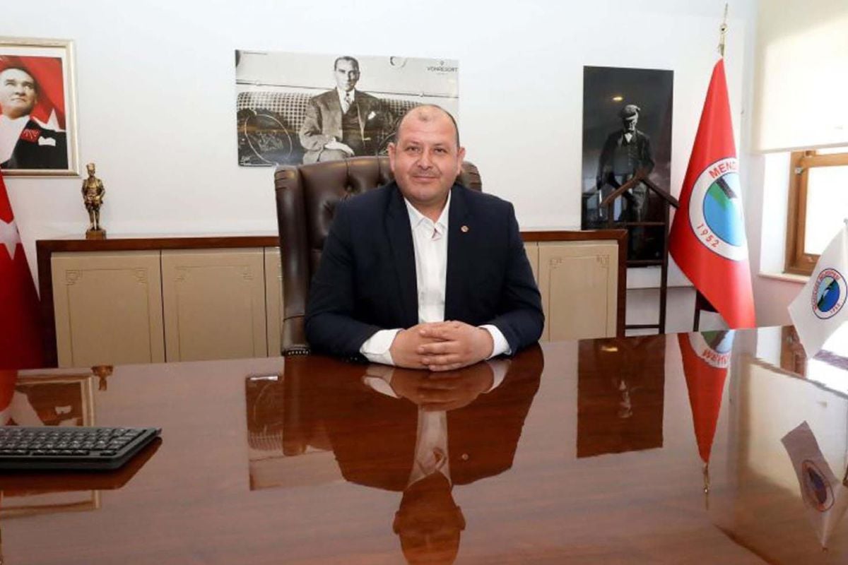 Menderes Belediye Başkanı Çiçek dahil 16 şüpheli adliyede