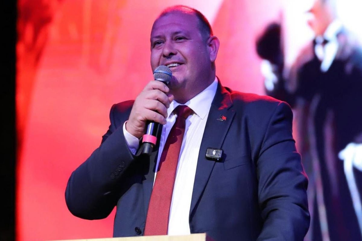 Menderes Belediye Başkanı İlkay Çiçek tutuklandı