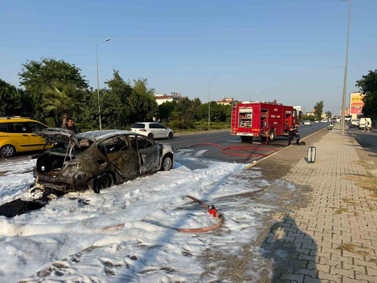 Antalya'da LPG'li otomobil alev aldı: 4 yaralı