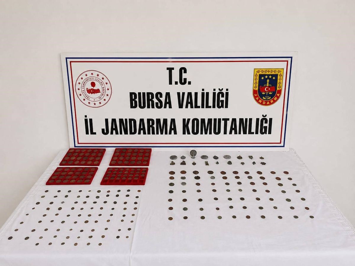 Bursa'da Tarihi Eser Operasyonu: 255 Sikke Ele Geçirildi
