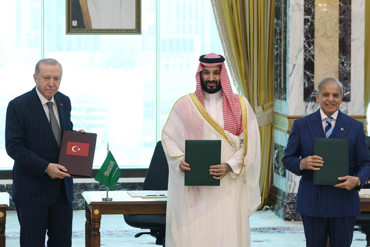 Türkiye, Suudi Arabistan ve Pakistan üçlü savunma anlaşmasını imzaladı
