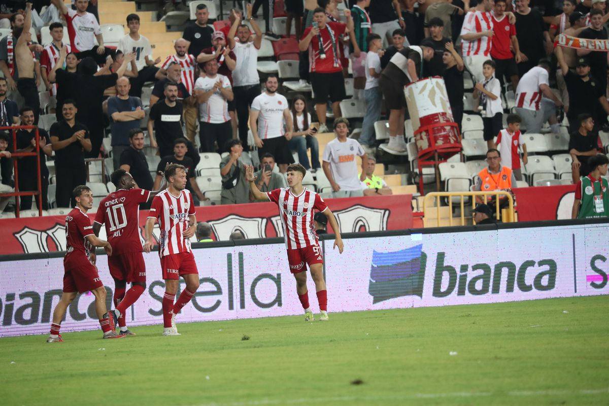 Antalyaspor, Keçiörengücü'nü 4-3 Yendi