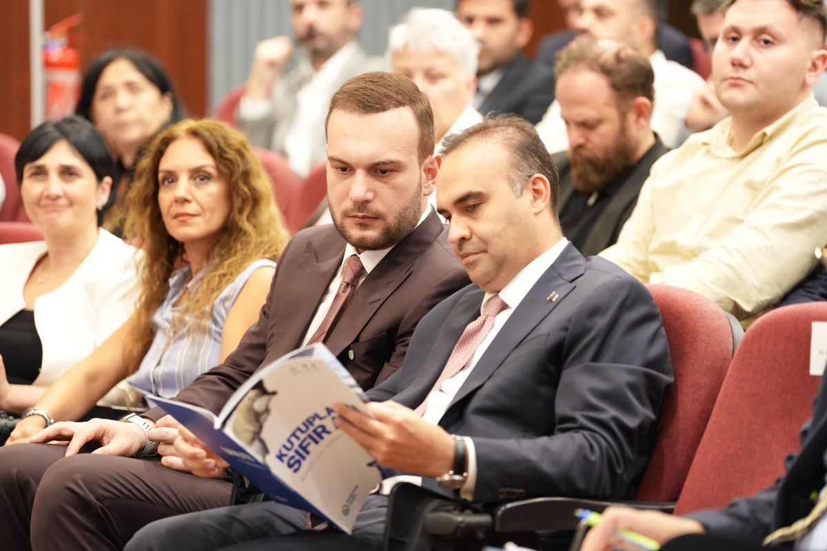 Kutuplarda Sıfır Atık Kitabı Tanıtıldı