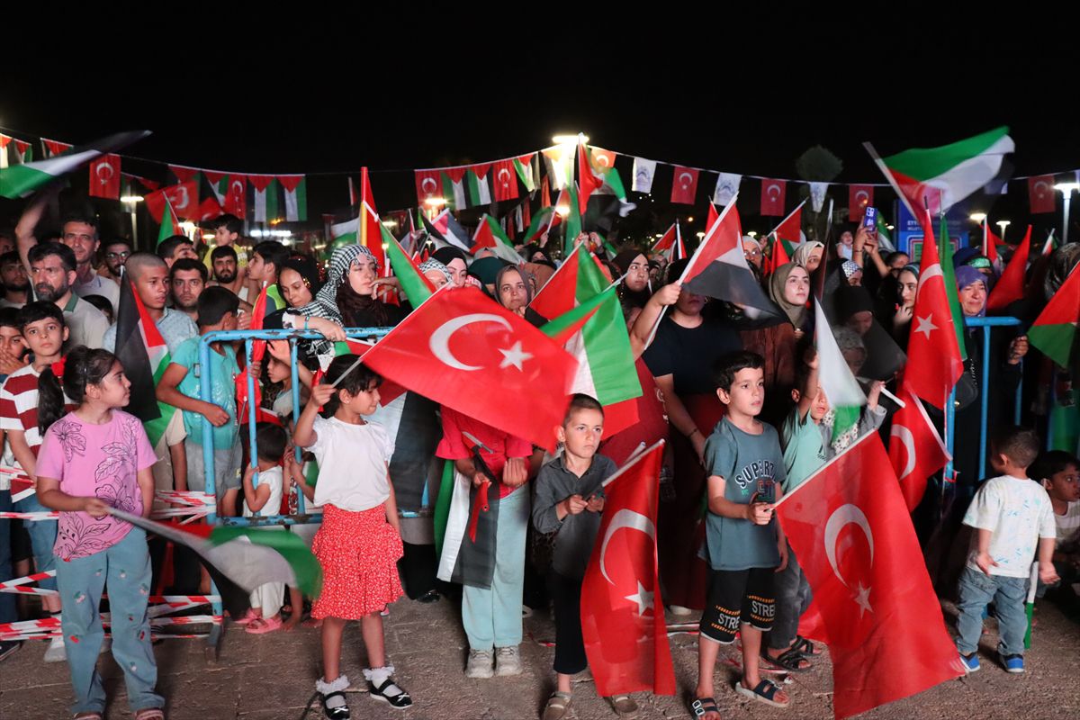 Filistin Konvoyu Şanlıurfa'da Miting Düzenledi