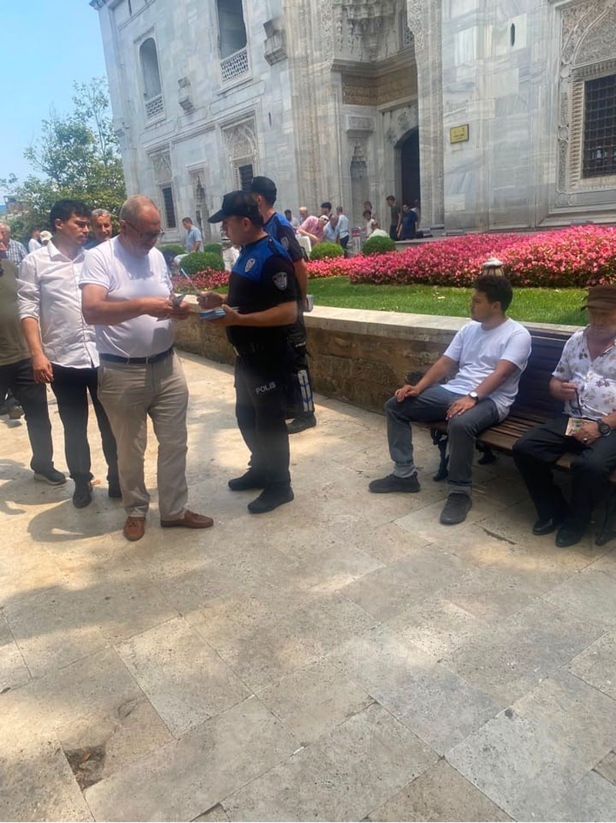 Bursa'da camide polis bilgilendirmesi