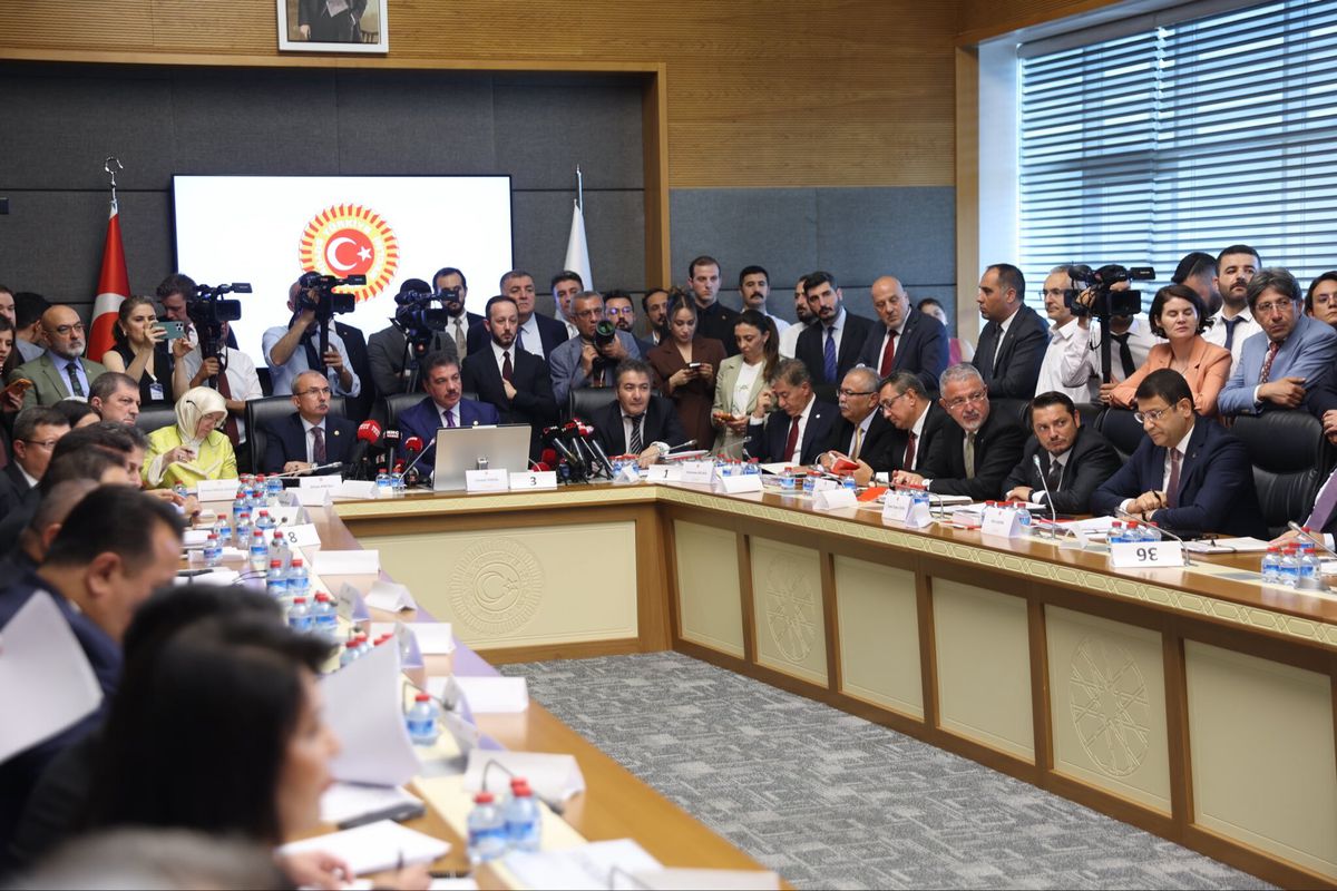 ‘Çerçeve yasa’ teklifi komisyonda kabul edildi