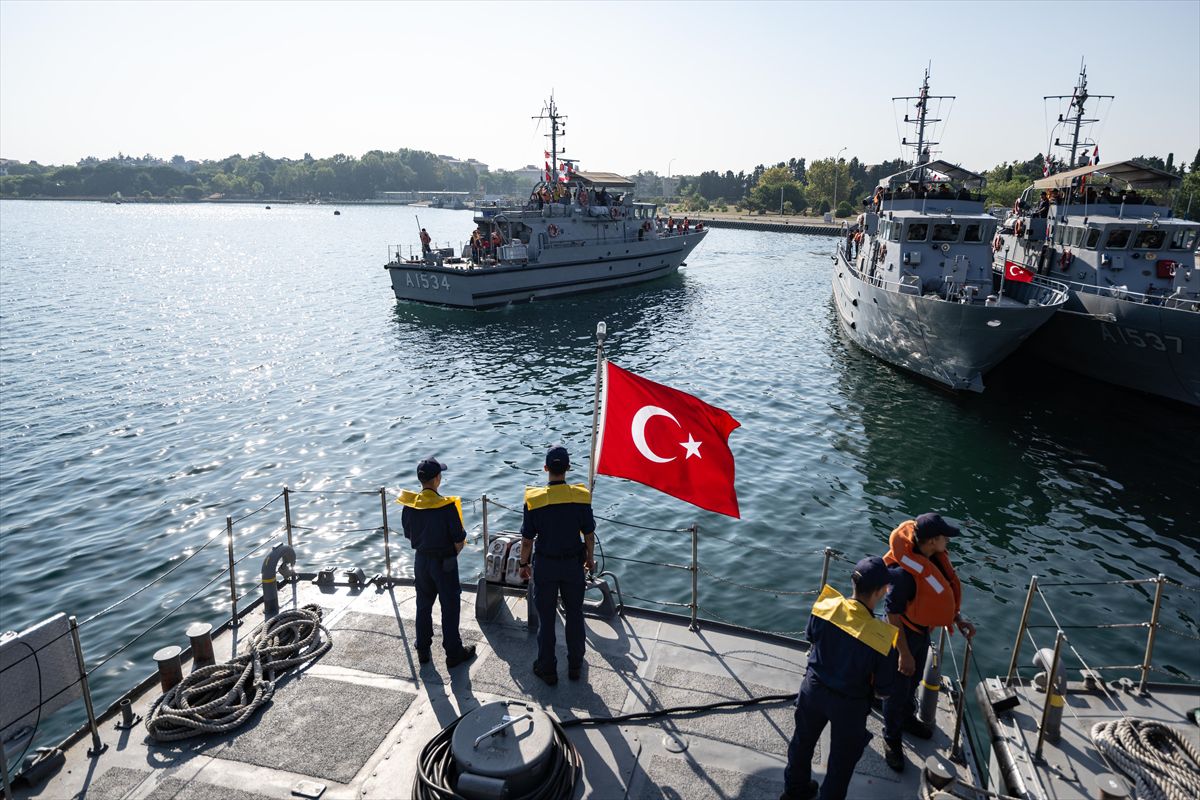 Deniz Harp Okulu'nda uygulamalı eğitimler