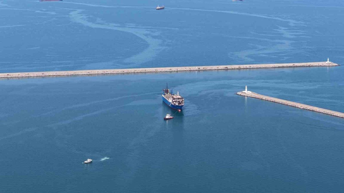 Novorossiysk Açıklarında Dron Saldırısına Uğrayan Türk Gemisi Samsun'a Getirildi
