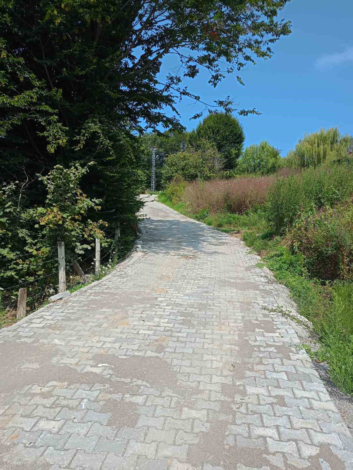 Akçakoca'da Köy Yollarına Kilit Parke Taşı