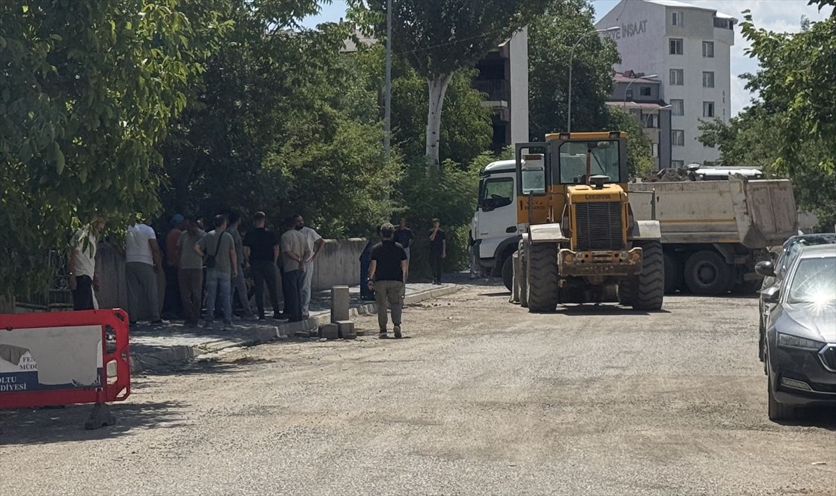Oltu'da İş Makinesi Kazası: 88 Yaşındaki Adam Hayatını Kaybetti