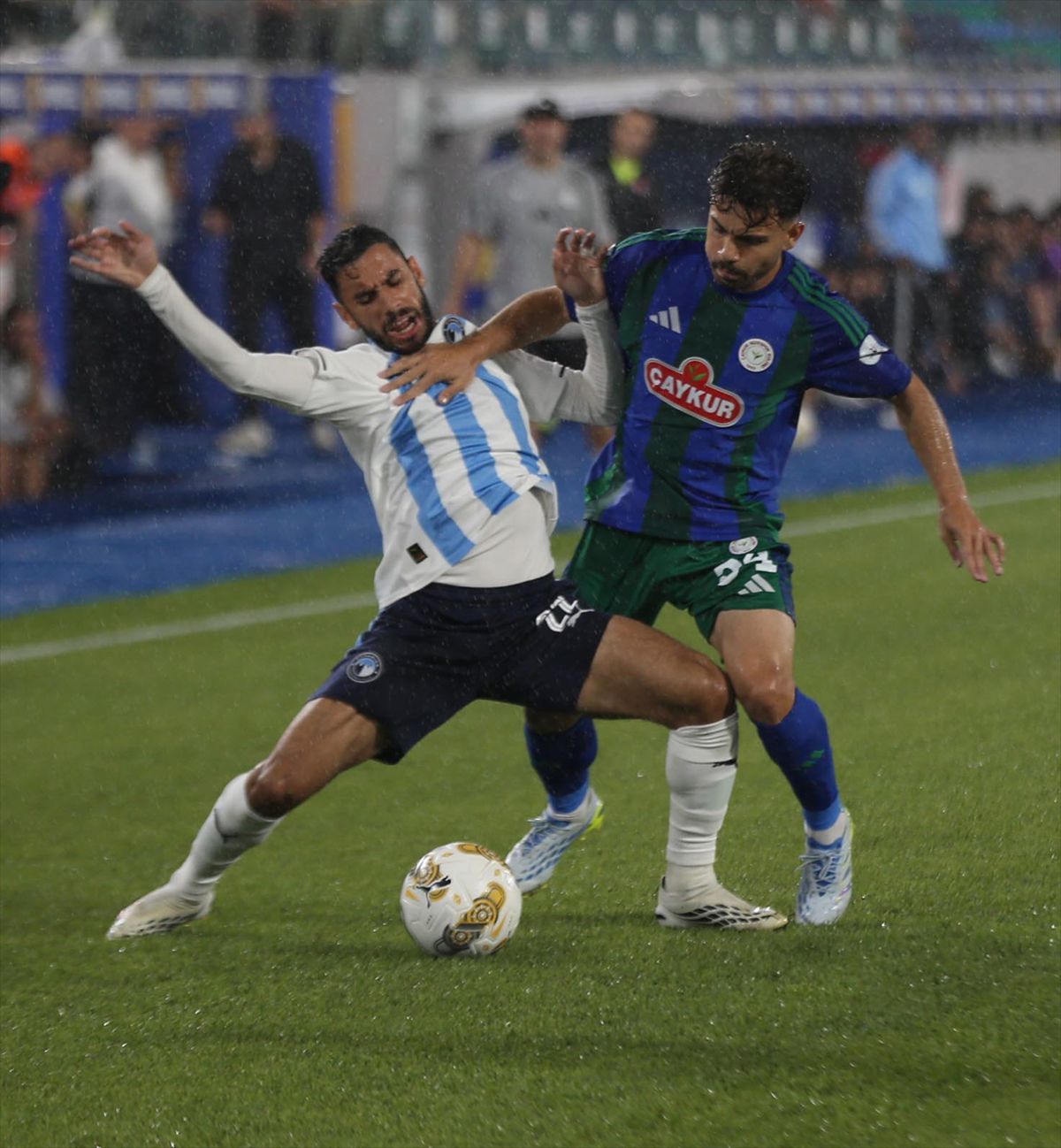 Çaykur Rizespor, Pyramids FC'yi 2-1 Yendi