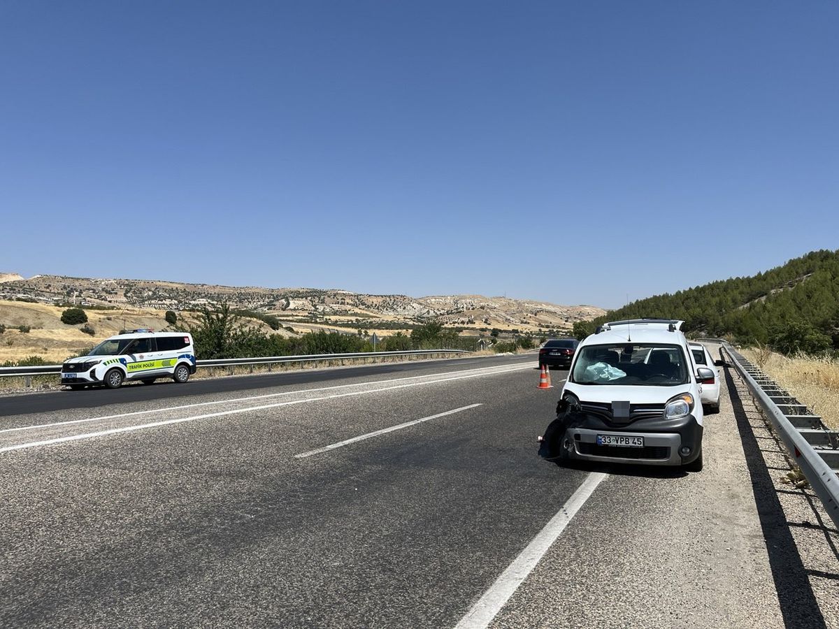 Besni'de Trafik Kazası: 5 Yaralı