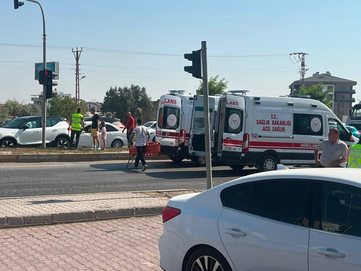 Karapınar'da zincirleme kaza: 2 yaralı