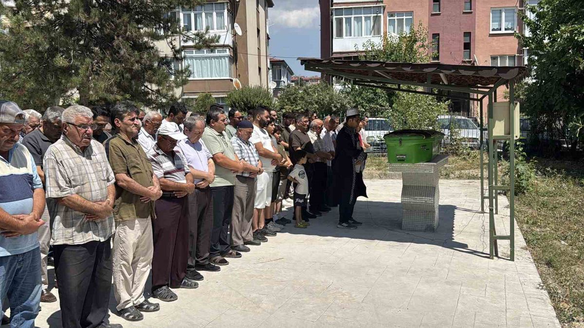 Yaya geçidinde can verdi, son yolculuğuna uğurlandı