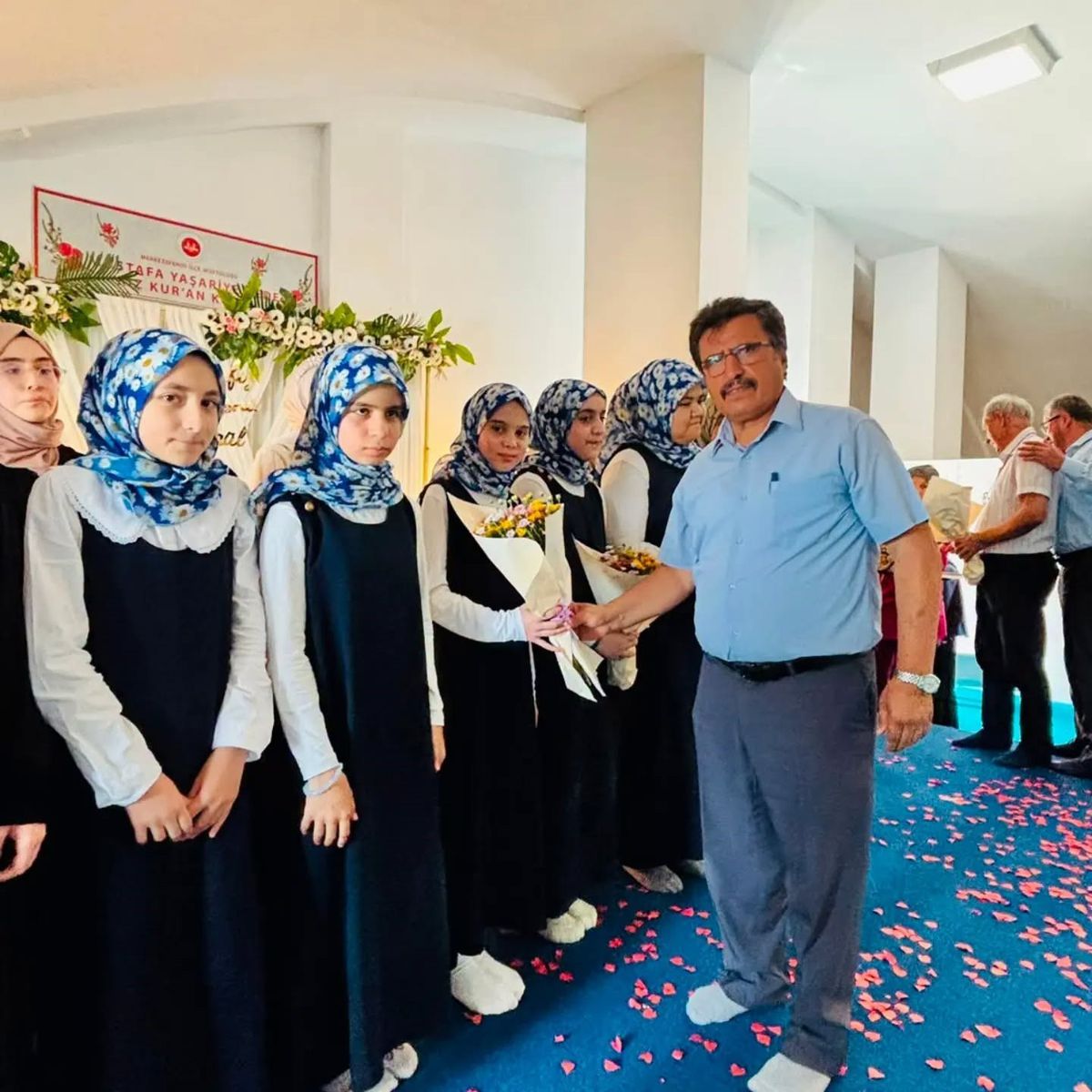 Minik Hafız Hüsna Gül Menteşeli'ye Anlamlı Kutlama