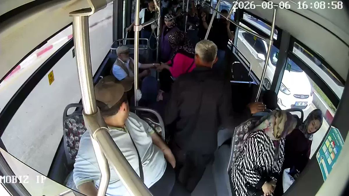 MOTAŞ Otobüsü Hastane Yolunda: 82 Yaşındaki Yolcuya Müdahale