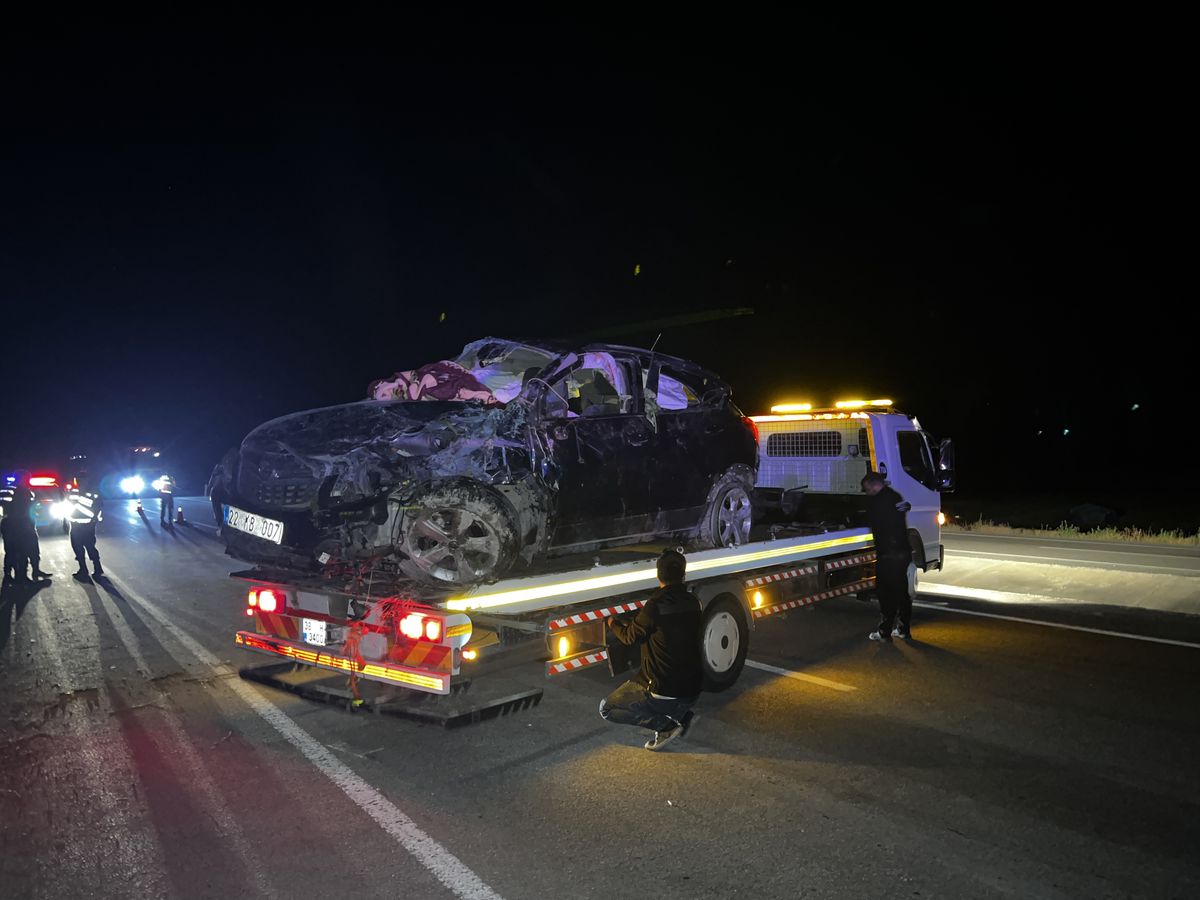 Kayseri'de şarampole devrilen otomobilde 1 çocuk öldü, 3 yaralı