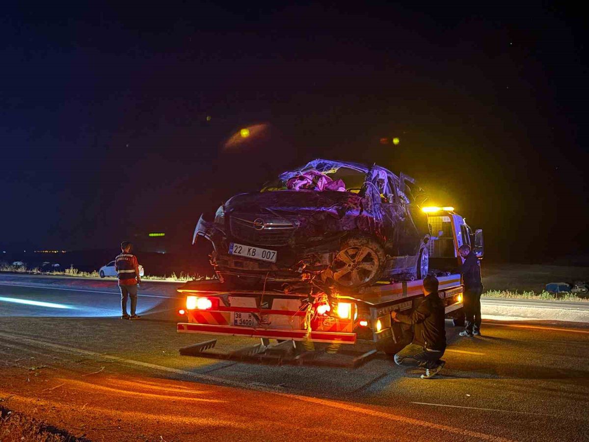 Kayseri'de Takla Atan Otomobilde 11 Yaşındaki Kız Hayatını Kaybetti