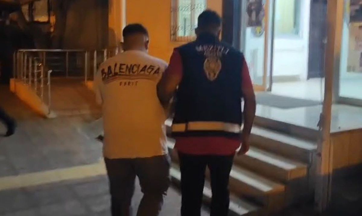 Mersin'de taşlı saldırı şüphelisi kamera takibiyle yakalandı