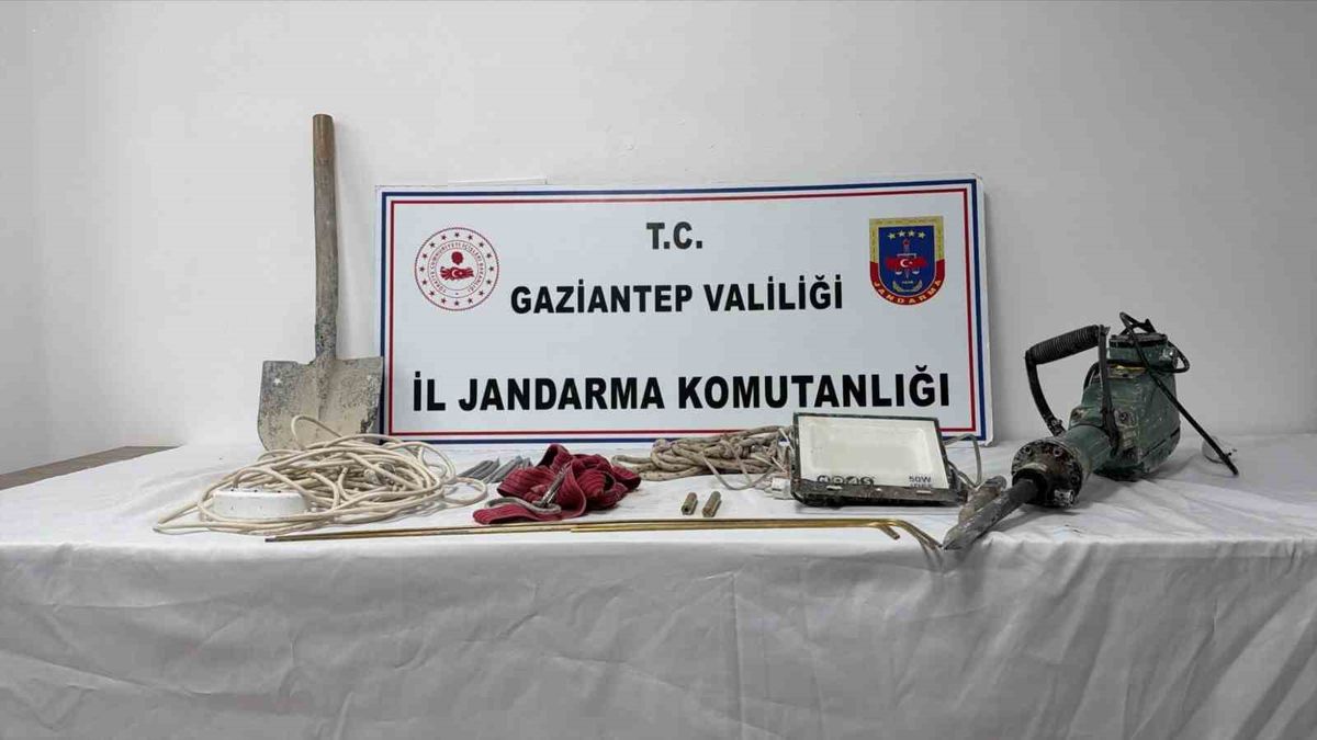 Gaziantep'te Kaçak Define Kazısına Suçüstü