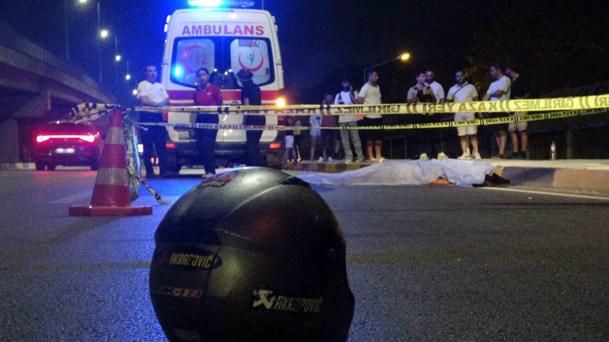 Antalya'da Motosiklet Kazası: 25 Yaşındaki Sürücü Hayatını Kaybetti