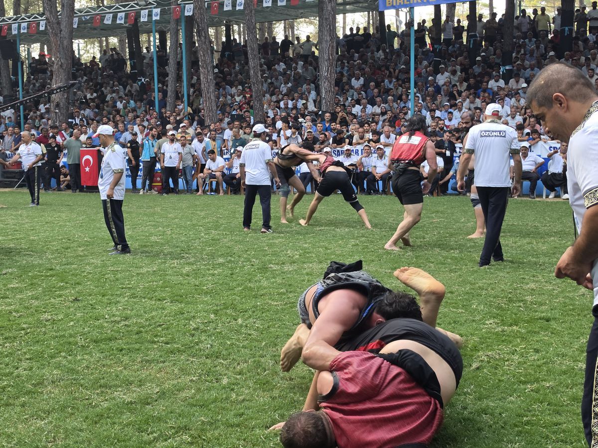 Yayladağı'nda 24. Geleneksel Aba Güreşi Festivali Renkli Görüntülere Sahne Oldu