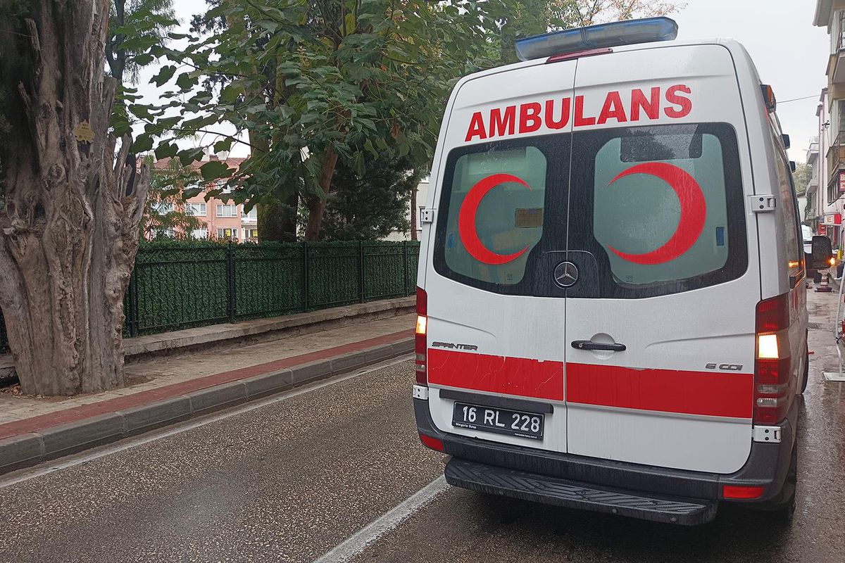 Afyonkarahisar'da 77 yaşındaki baba, oğlunun kavgasında 2 kişiyi öldürdü