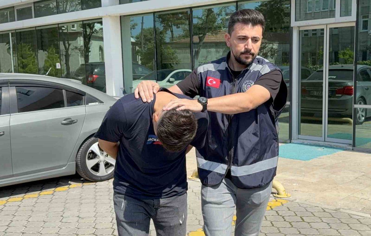 Akülü arabada uyuşturucu: 705 gram metamfetamin ele geçirildi