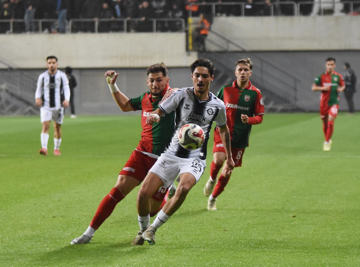 Altay'da ihtarname çeken oyuncular A takımla antrenmana çıktı