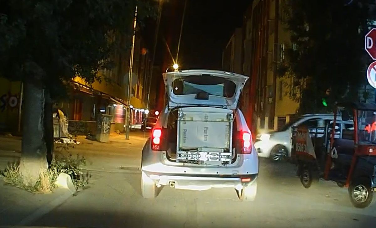 Eskişehir'de Tehlikeli Taşıma: Beyaz Eşya İple Bağlandı