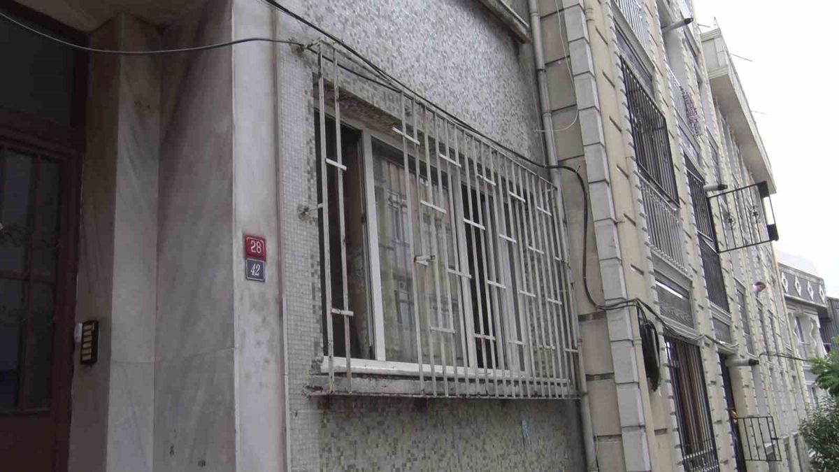 Beyoğlu'nda Yalnız Yaşayan Adam Evinde Ölü Bulundu