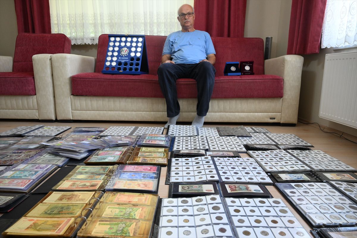 Emeklinin 163 Ülkelik Para Koleksiyonu