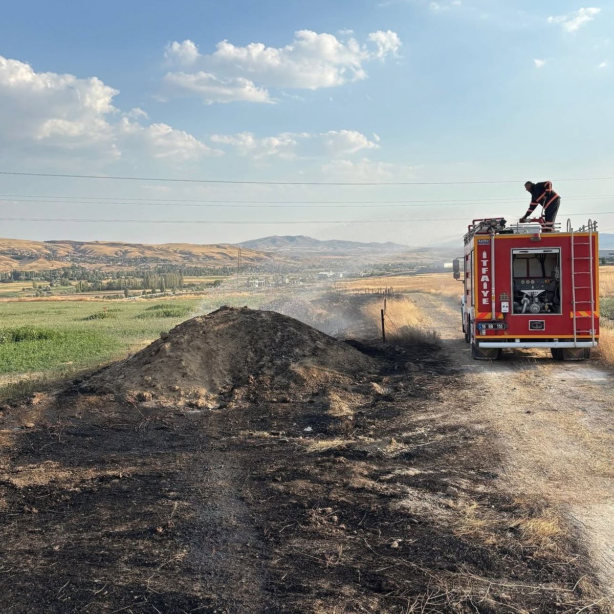 Çankırı'da Örtü Yangını Söndürüldü