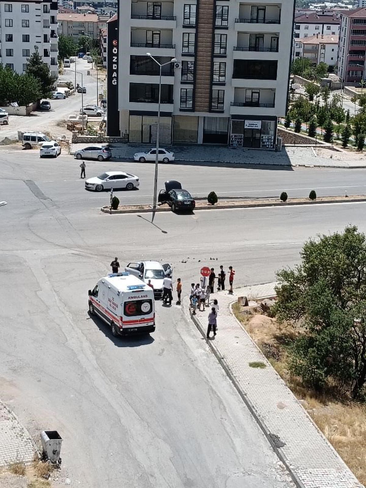 Elazığ'da İki Otomobil Çarpıştı: 1 Yaralı
