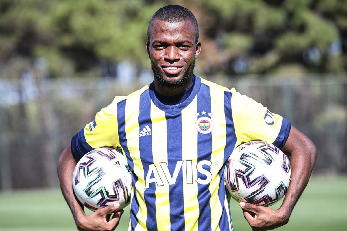 Eski Fenerbahçeli Enner Valencia'dan 1 yıllık dev imza
